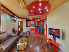Deluxe 1 bedroom Apartment in The middle of City Center + Balcony